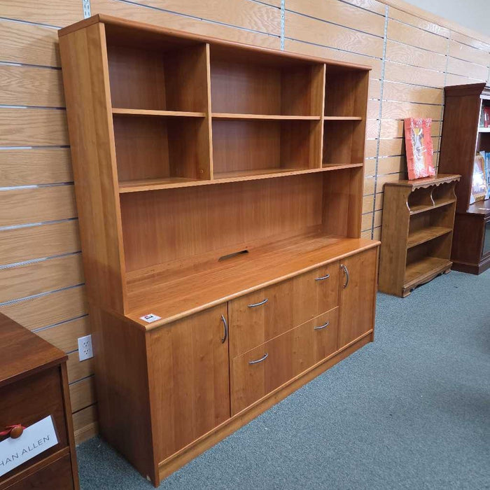 CREDENZA WITH HUTCH BTK