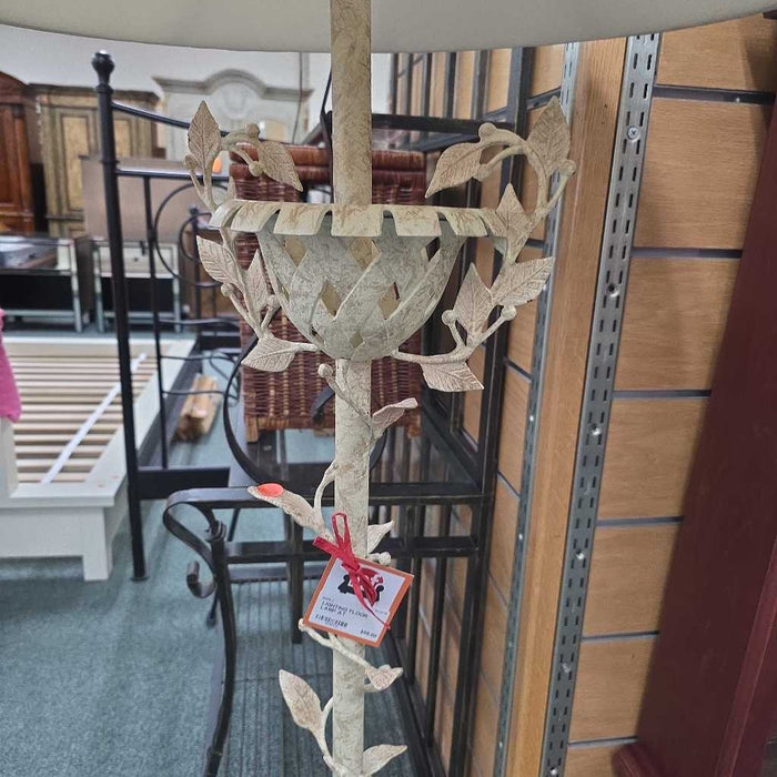 FLOOR LAMP AT