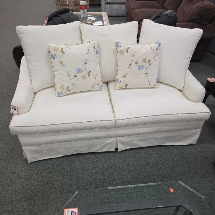 LOVESEAT MI