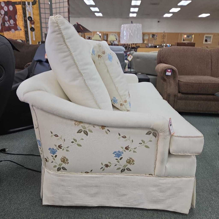 LOVESEAT MI