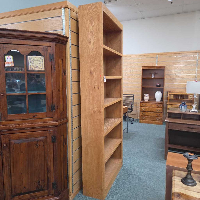 BOOKSHELF BTK