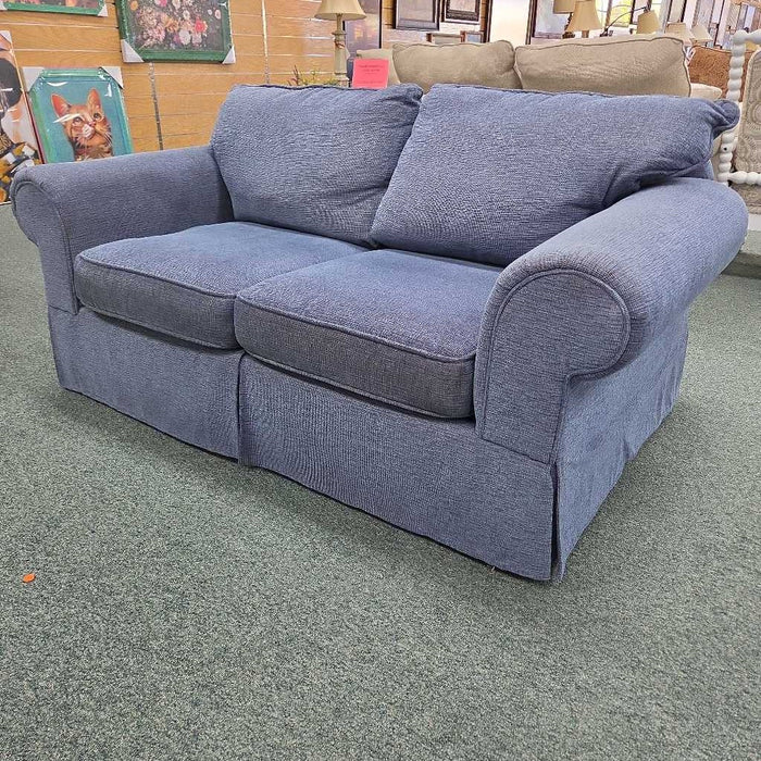 LOVESEAT BAH