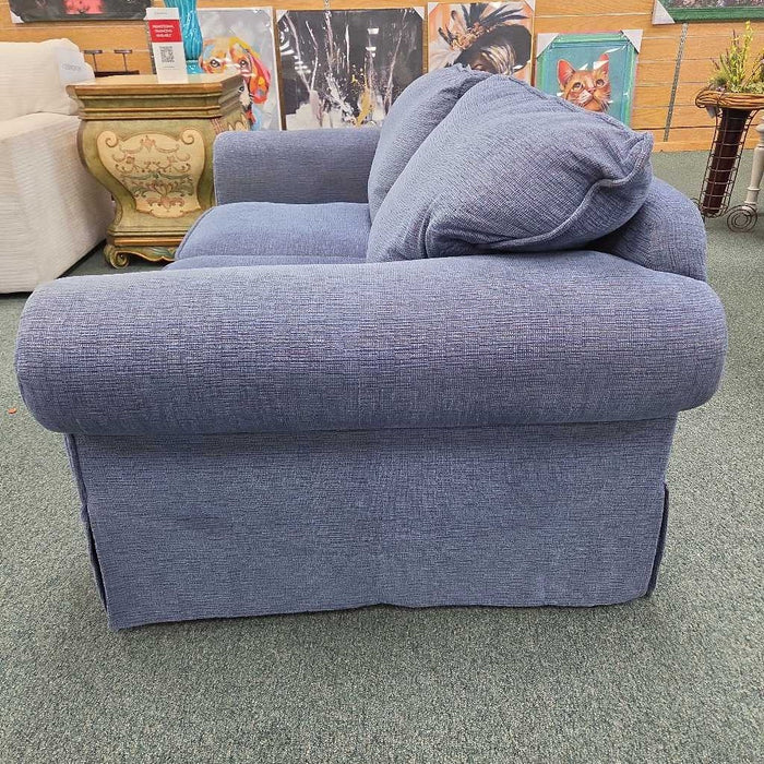 LOVESEAT BAH