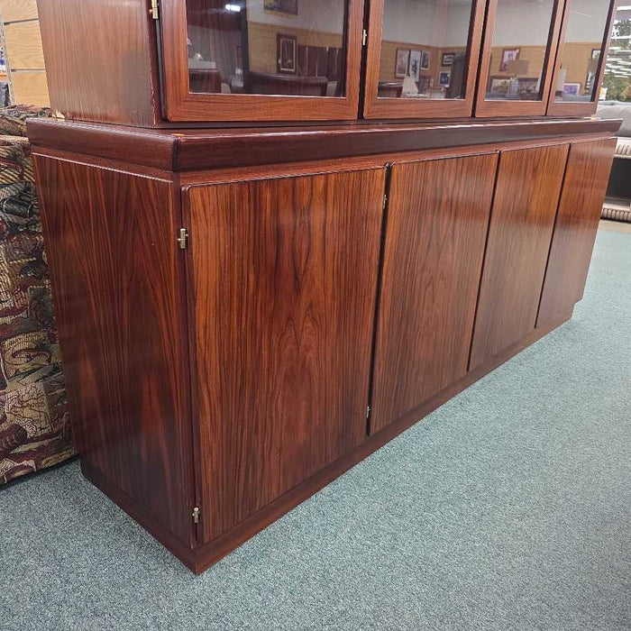 CHINA HUTCH KIK