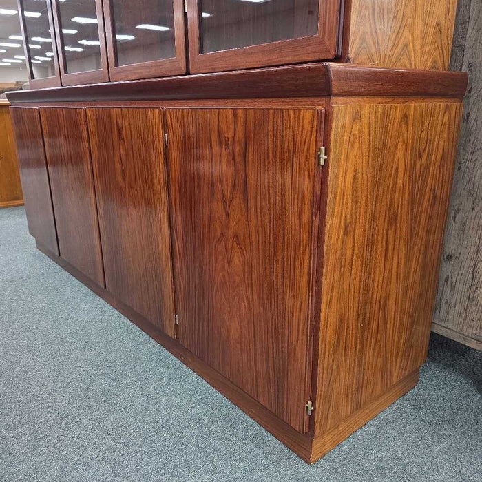 CHINA HUTCH KIK