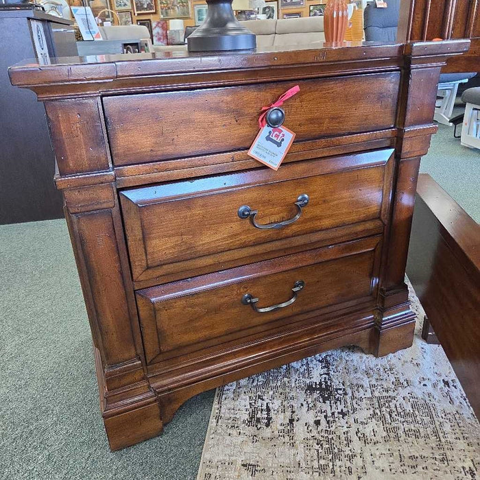 HOOKER NIGHTSTAND BTK