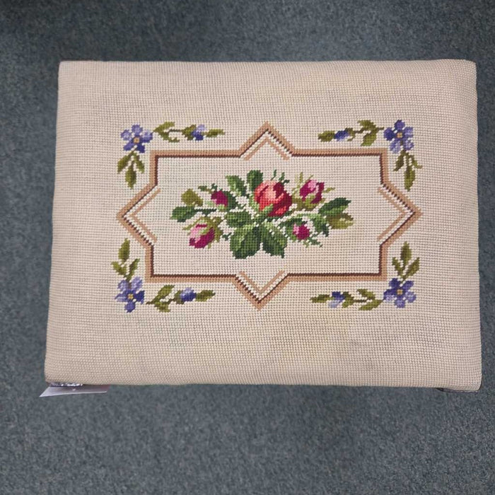 FOOTSTOOL BA