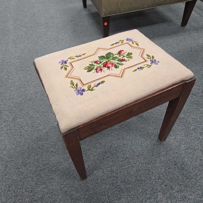 FOOTSTOOL BA