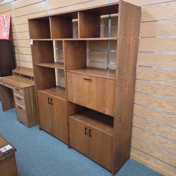 WALNUT WALL UNIT KLH