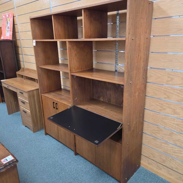 WALNUT WALL UNIT KLH
