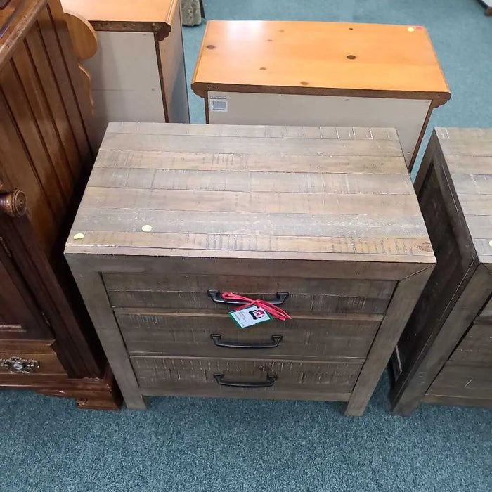 NIGHTSTAND SH Rock's Consign Furniture Reno