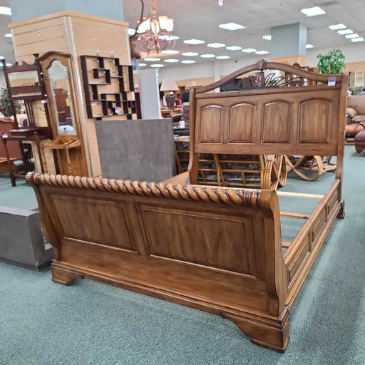 QUEEN BED BLH Rock's Consign Furniture Reno