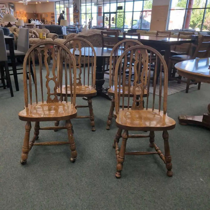 TABLE W/ 2 LEAVES AND 4 CHAIRS BKH Rock's Consign Furniture Reno