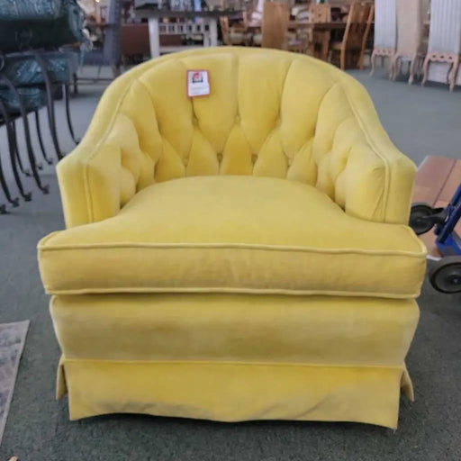 YELLOW ACCENT CHAIR KC Rock's Consign Furniture Reno