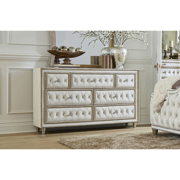 Williams - 7 Drawer Dresser - Camel