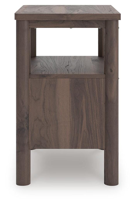 Pamytta Queen Panel Platform Bed, Dresser, Mirror, Chest and Nightstand