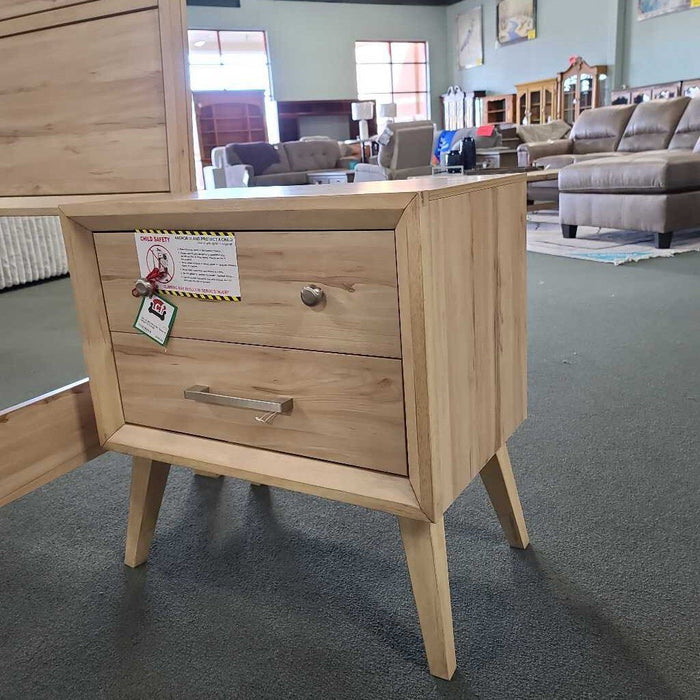 1444-4 NIGHTSTAND